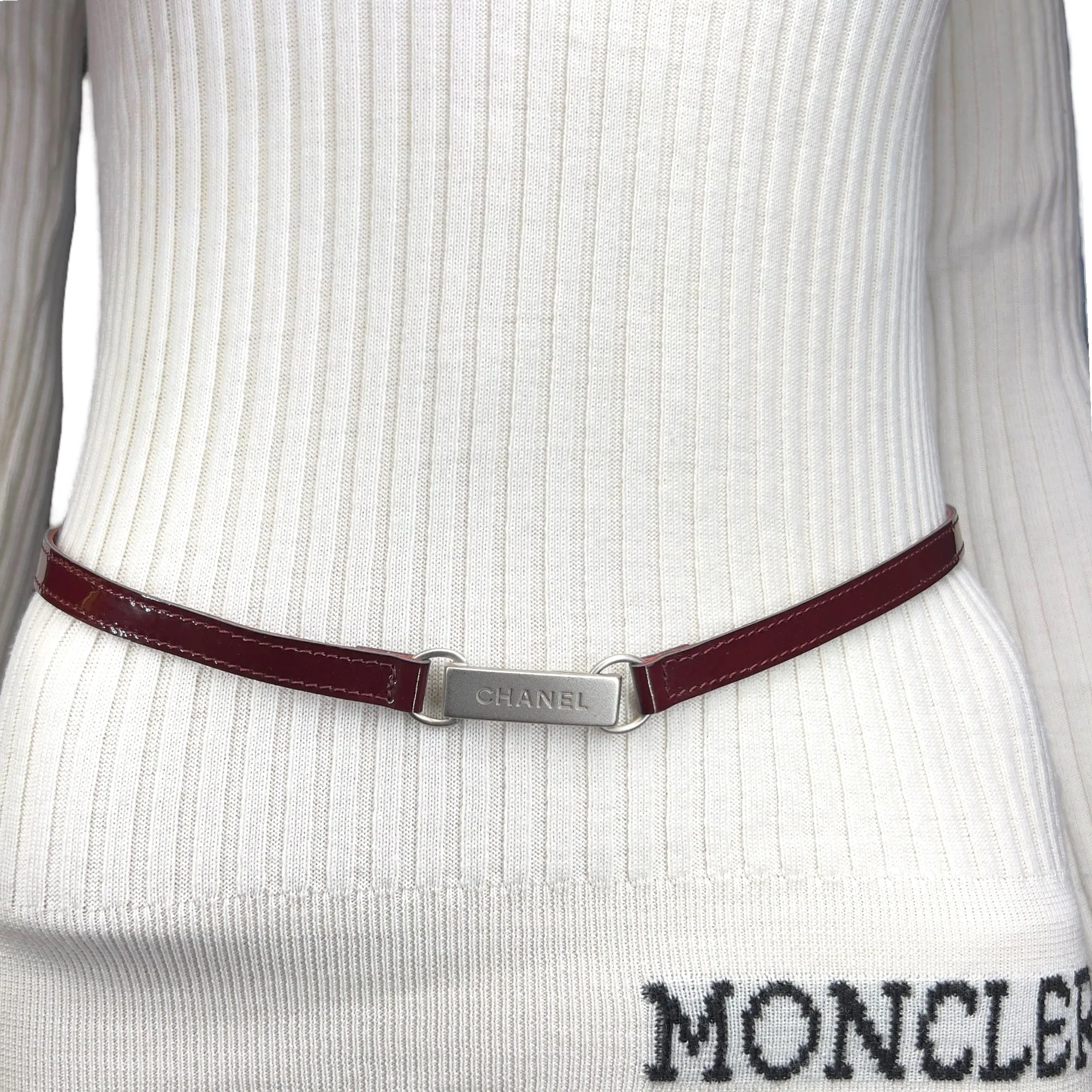 CHANEL Thin Patent Leather Belt with "CC" Logo Clasp - Burgundy